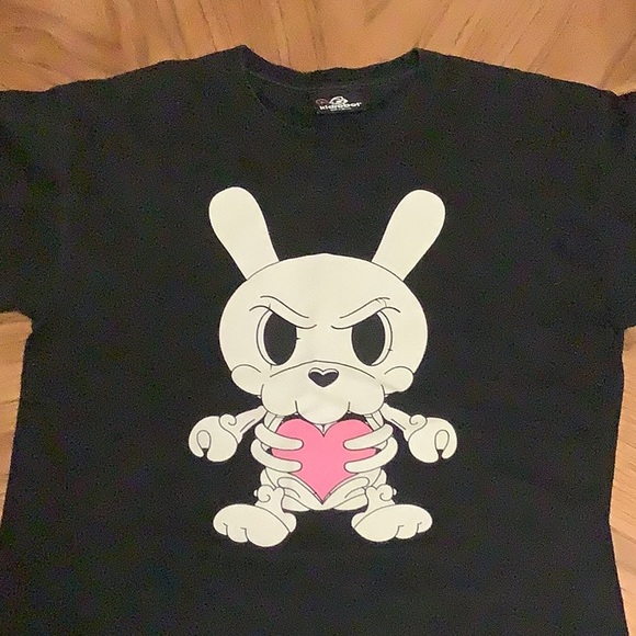 Kid Robot glow in the dark tshirt - Picture 2 of 3